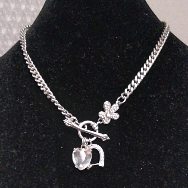 Dainty Front Fastening Round TBar Clasp Choker